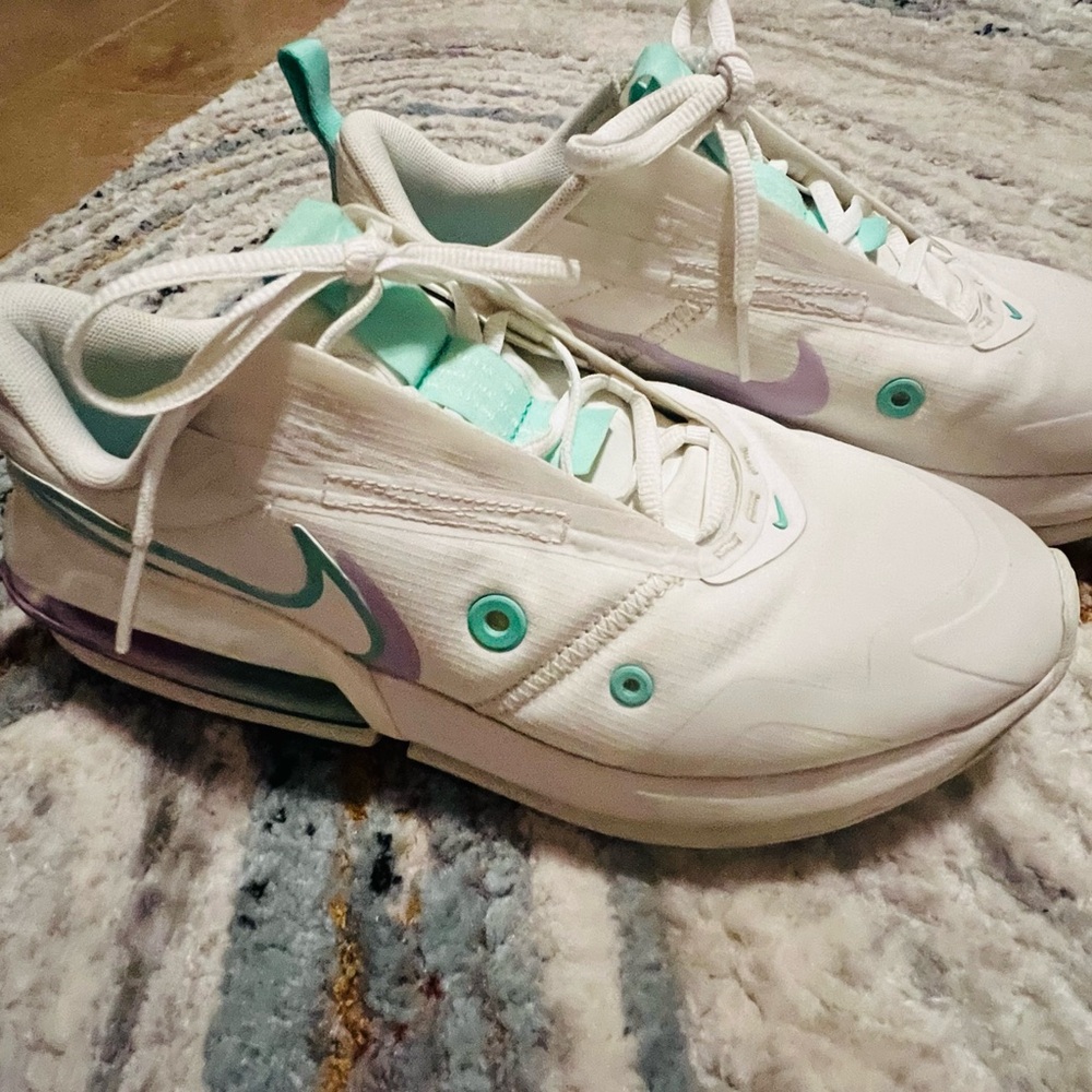 Nike Air Max Woman’s Sneakers in White and Mint - Picture 1 of 7